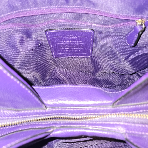Coach Edie shoulder bag in purple pebbled leather Hobo - Picture 7 of 8